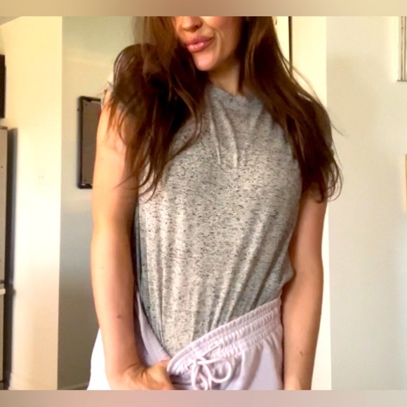 Gray basic T-shirt - Picture 6 of 7